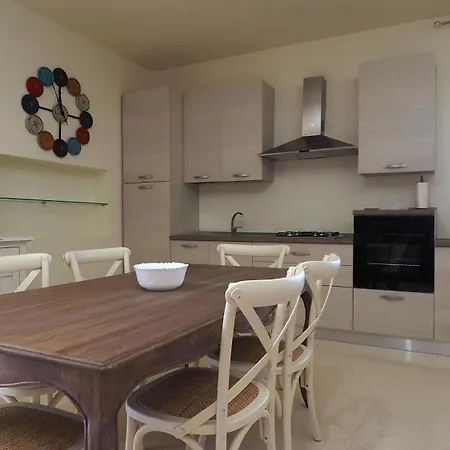 Leonida Villa *