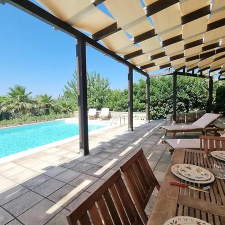 Leonida Villa Ugento