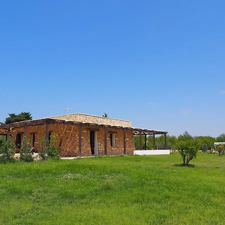 Leonida Villa
