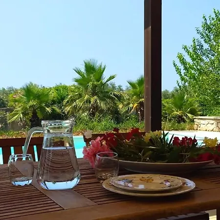 Leonida Villa Ugento